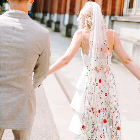 Wildflower Embroidered Veil - 63inches in Length - Picture 11 of 14